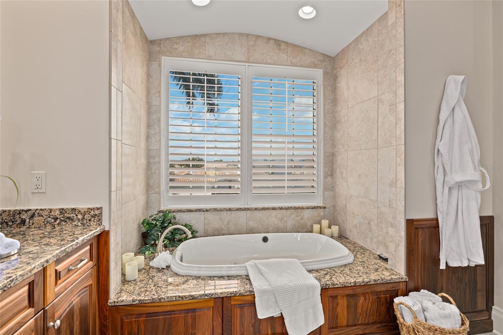 VENETIAN ISLES - Residential