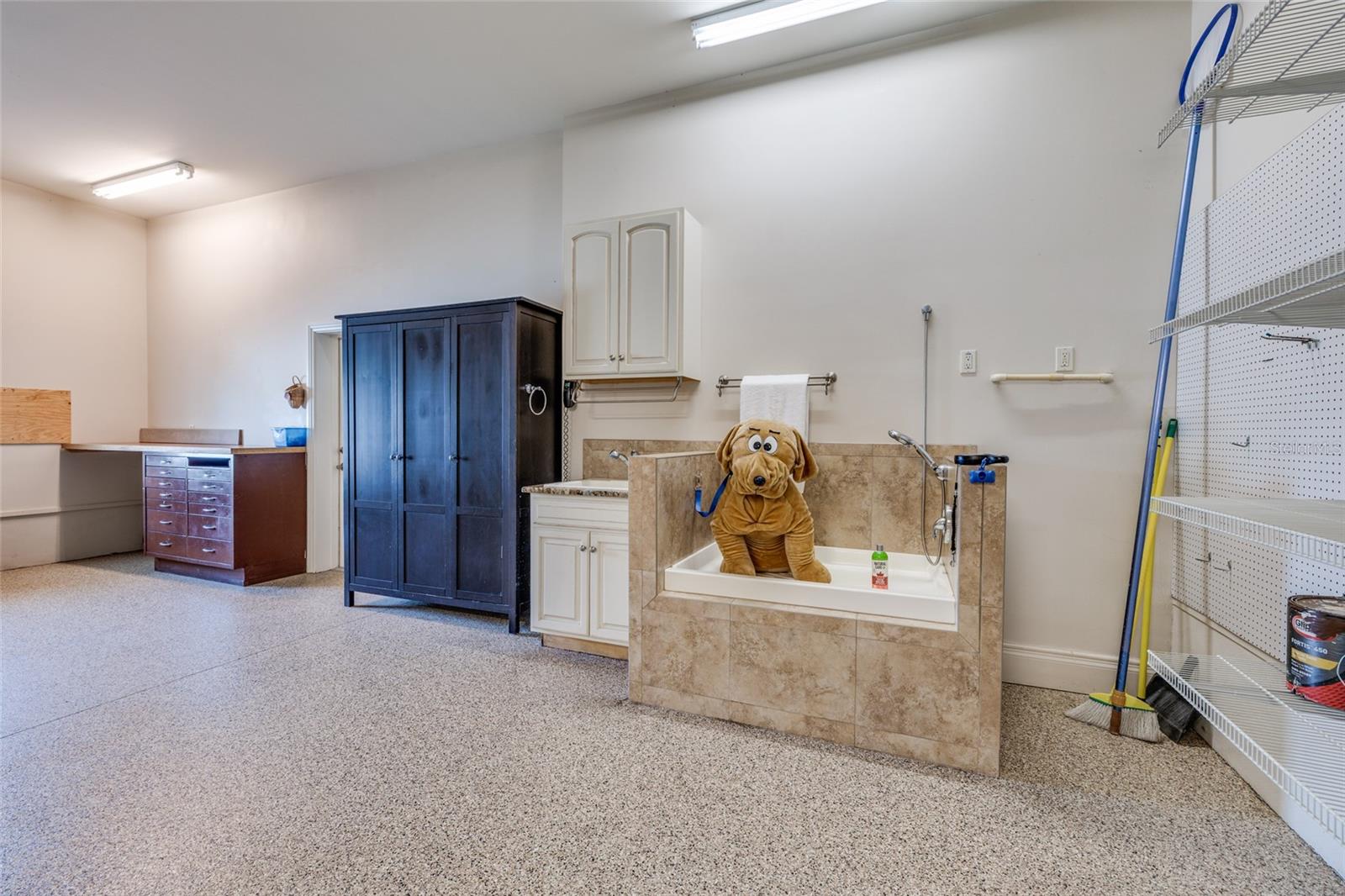 VENETIAN ISLES - Residential