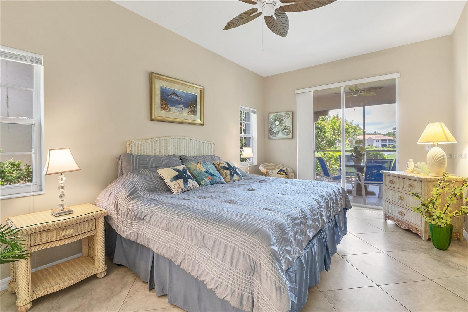 PLAZA DE FLORES - Residential Lease