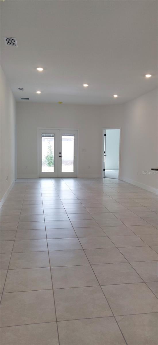 5525 OCEAN BREEZE DRIVE