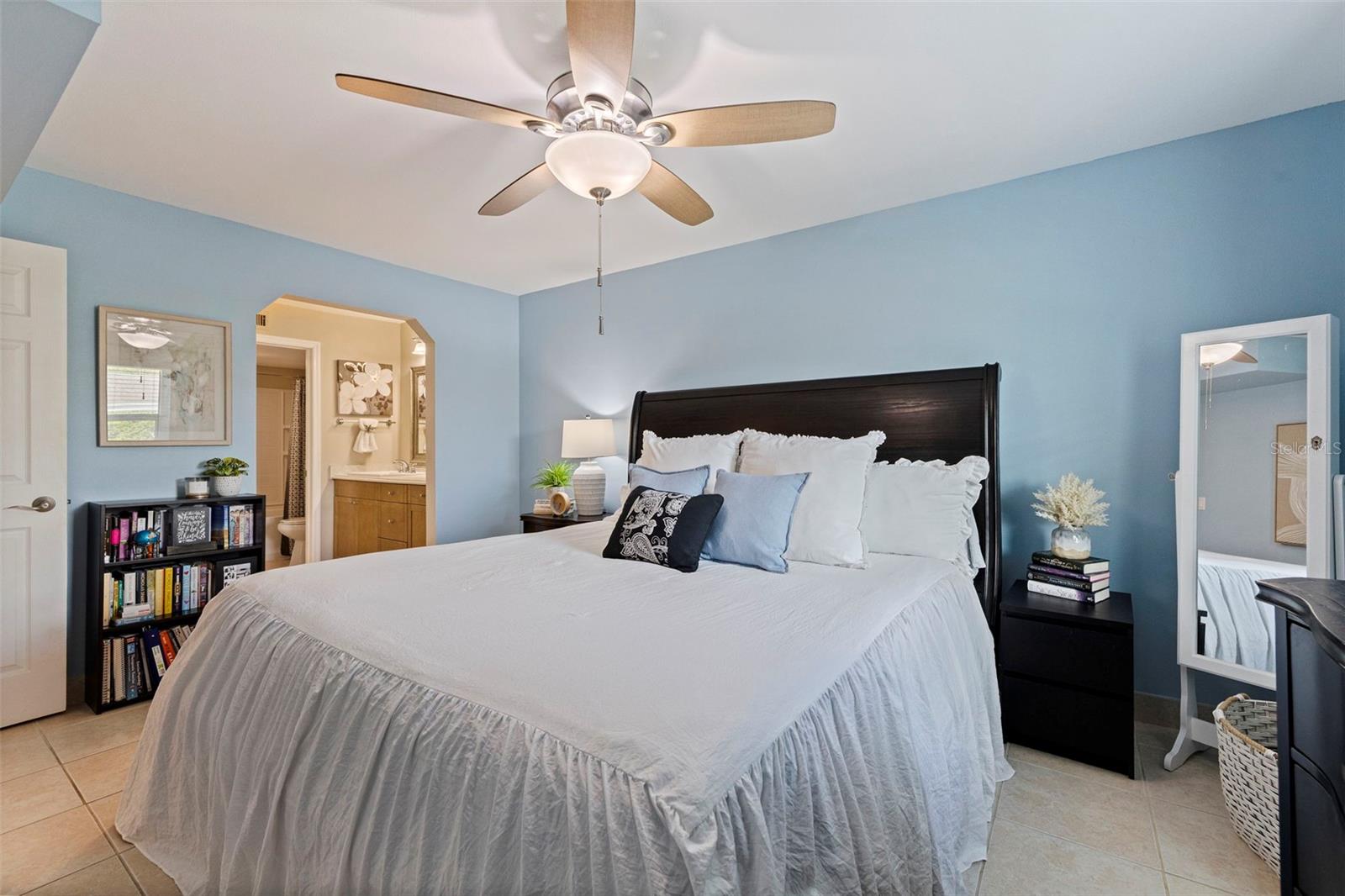 CORDOVA GREENS CONDO - Residential