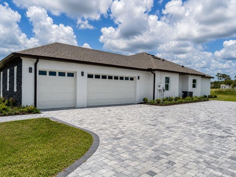 Tiny photo for 29121 Can Do Lane, Tavares, FL 32778 (MLS # S5153593)