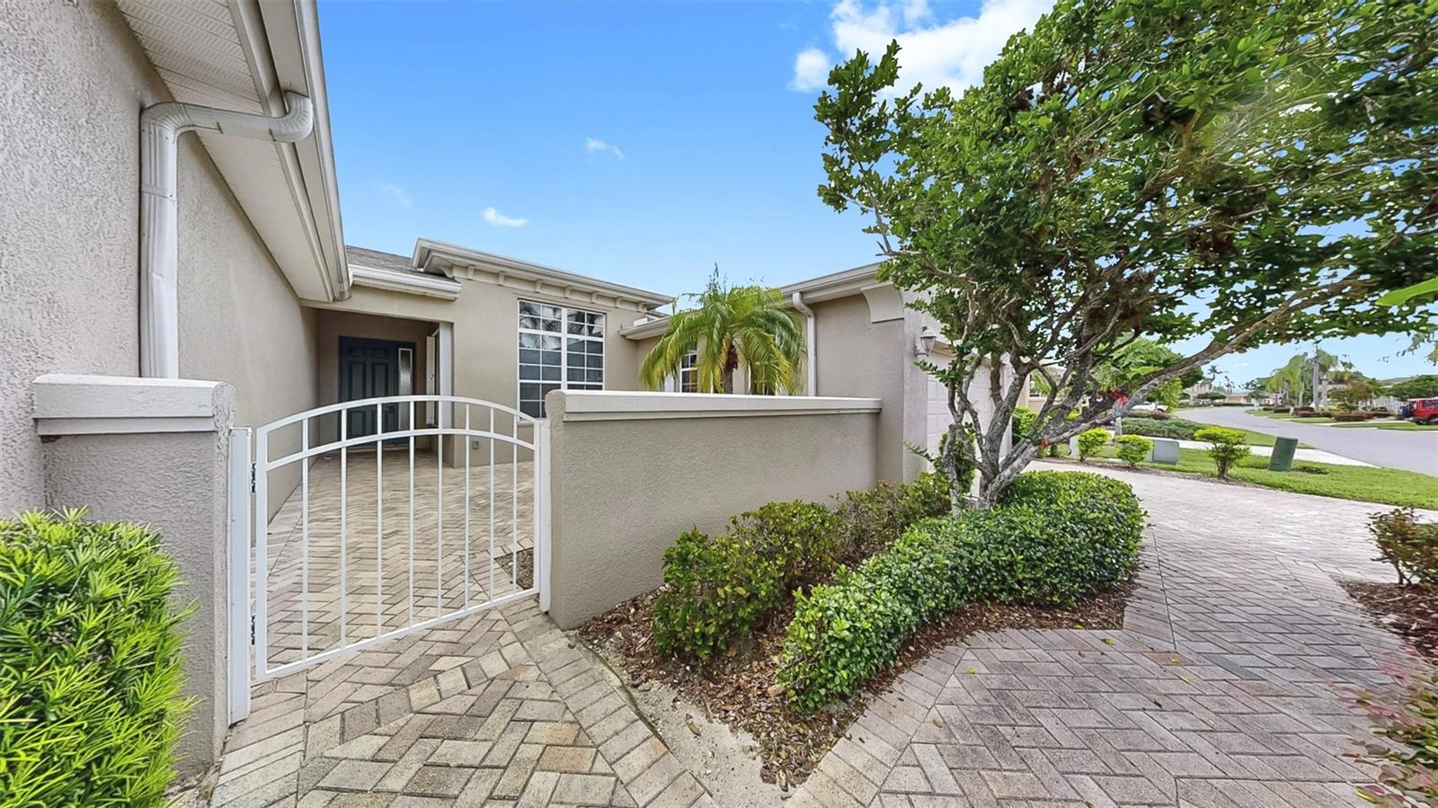 2433 KENSINGTON GREENS DRIVE