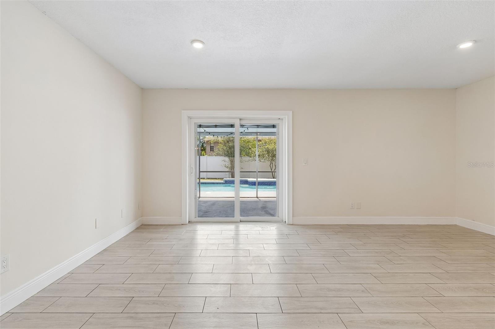 NORTHDALE SECTION C UNIT NO 2 E 4.5 FT OF LOT 27 A - Residential