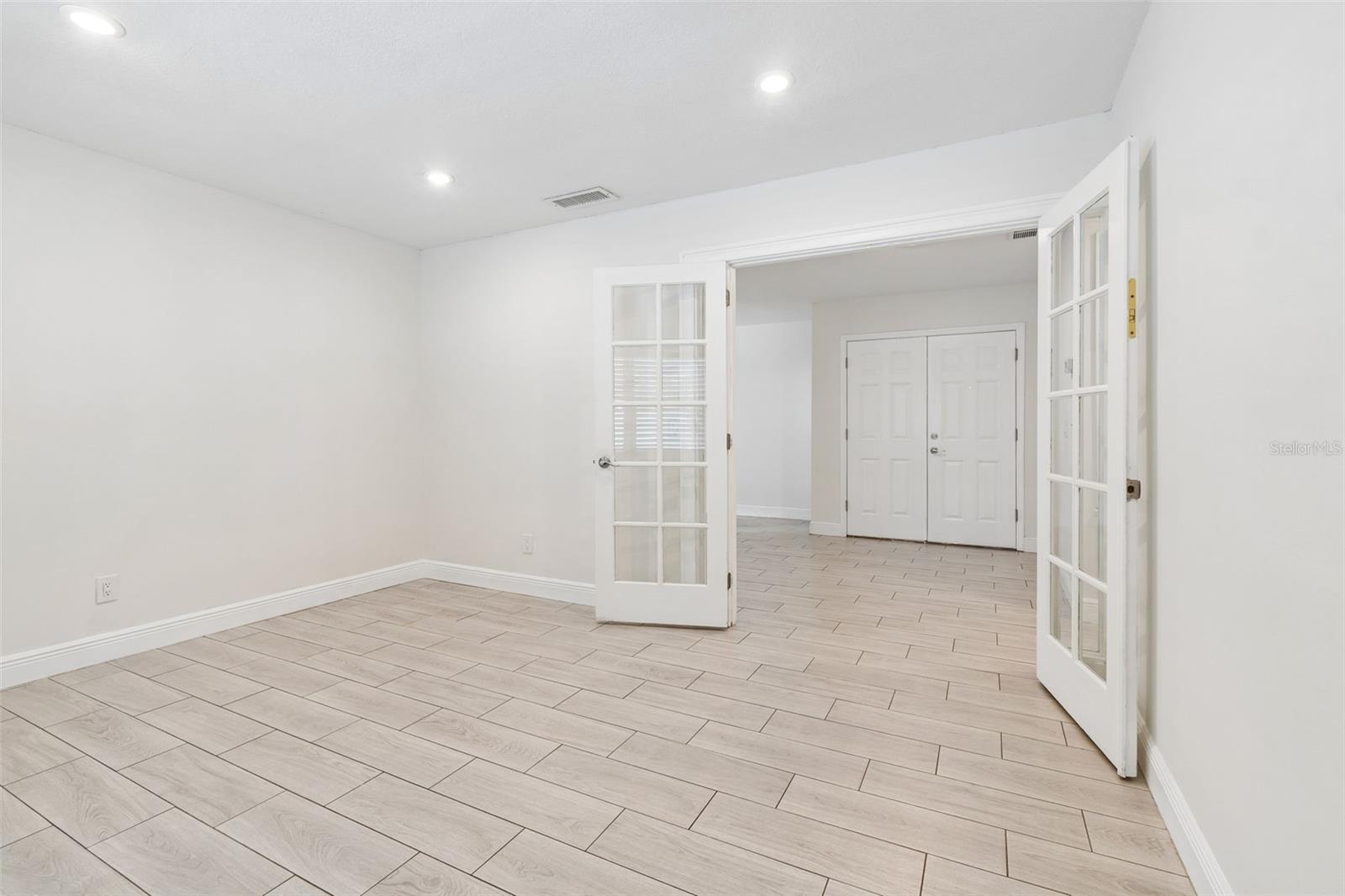 NORTHDALE SECTION C UNIT NO 2 E 4.5 FT OF LOT 27 A - Residential