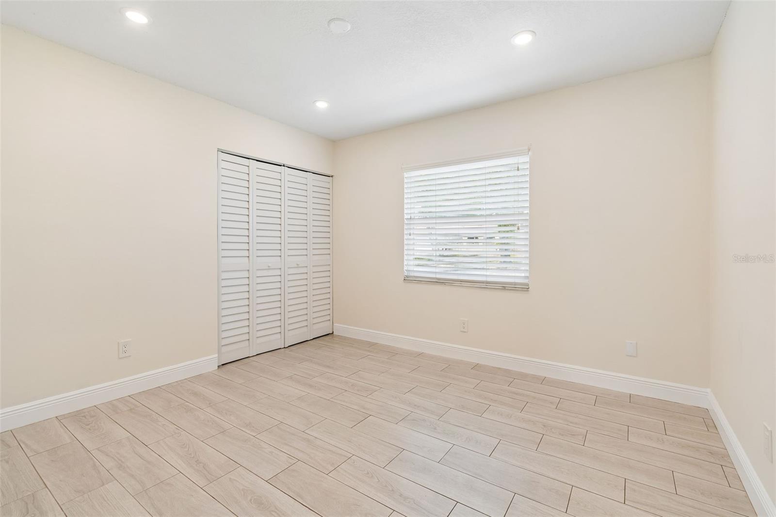 NORTHDALE SECTION C UNIT NO 2 E 4.5 FT OF LOT 27 A - Residential