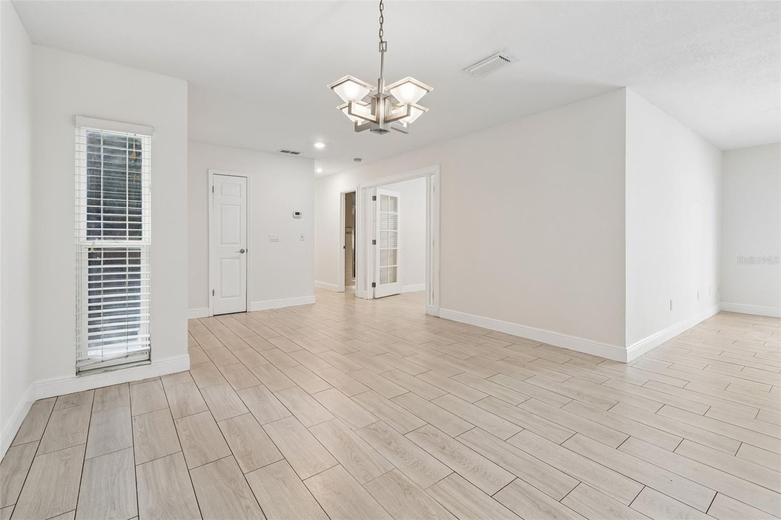 NORTHDALE SECTION C UNIT NO 2 E 4.5 FT OF LOT 27 A - Residential