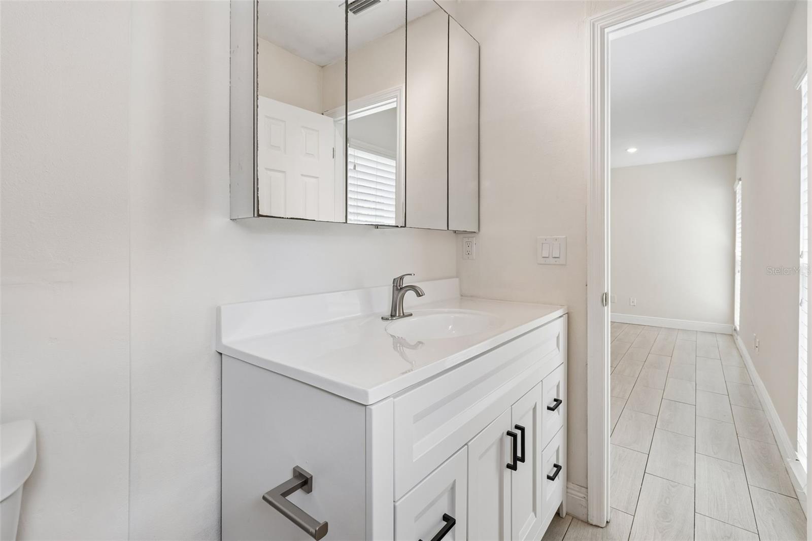 NORTHDALE SECTION C UNIT NO 2 E 4.5 FT OF LOT 27 A - Residential