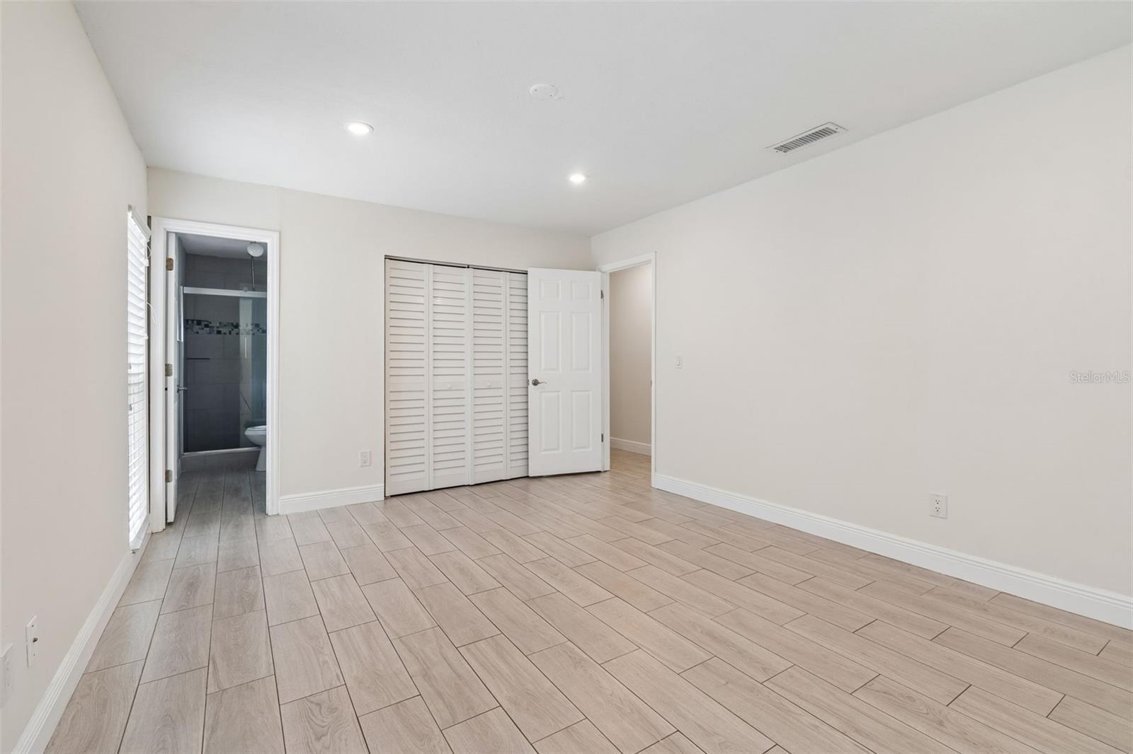 NORTHDALE SECTION C UNIT NO 2 E 4.5 FT OF LOT 27 A - Residential