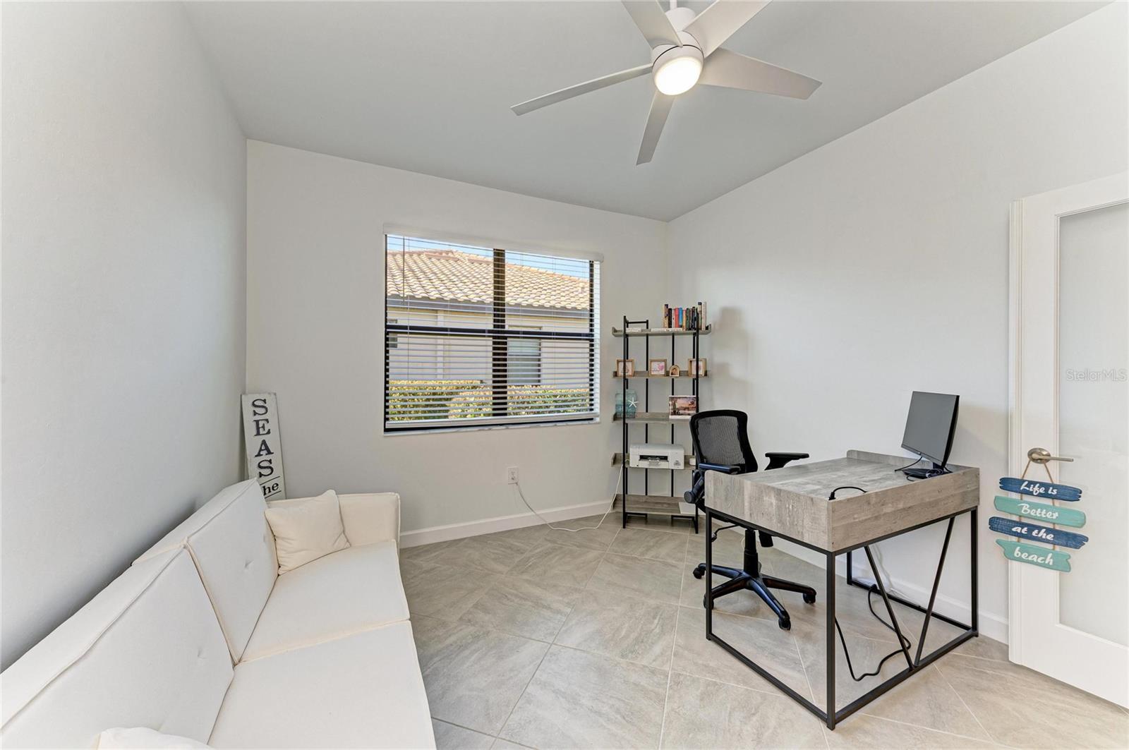 LORRAINE LAKES - Residential