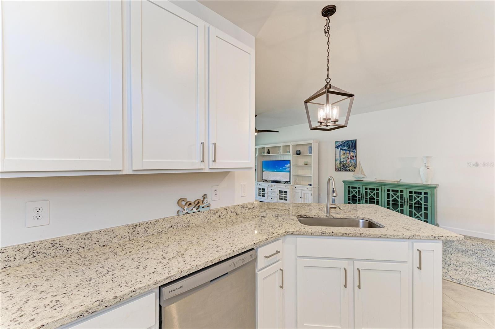 LORRAINE LAKES - Residential