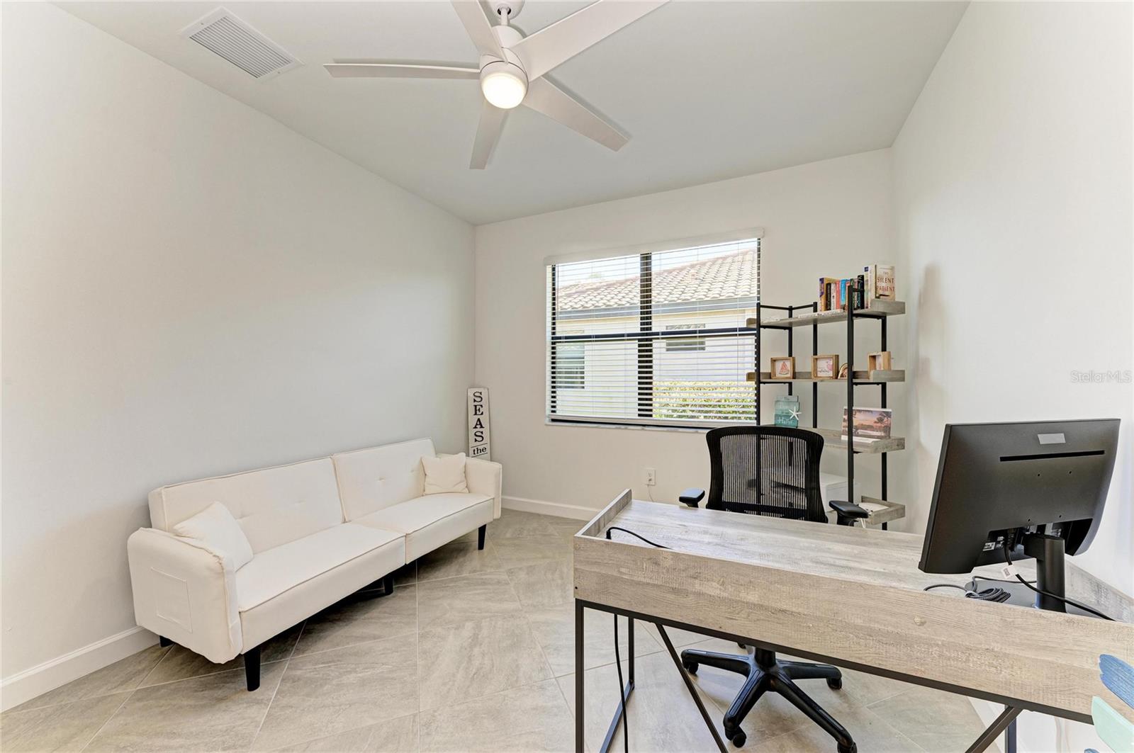 LORRAINE LAKES - Residential