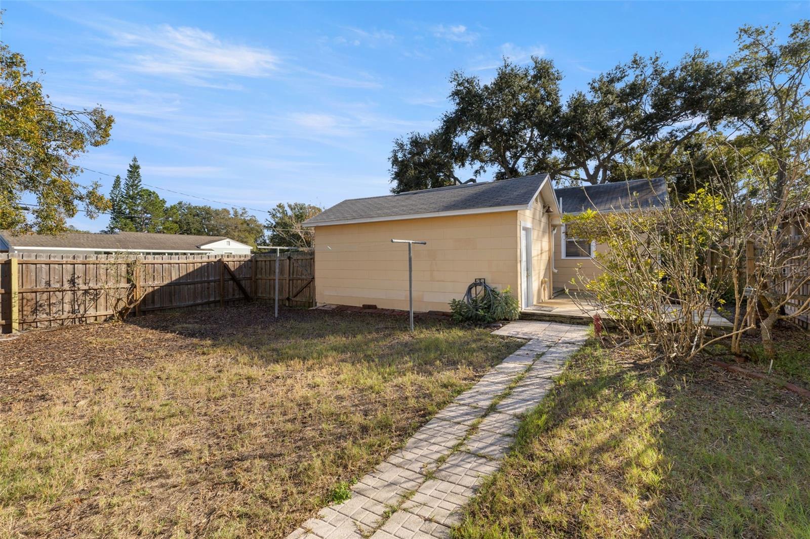 INTER BAY - Residential