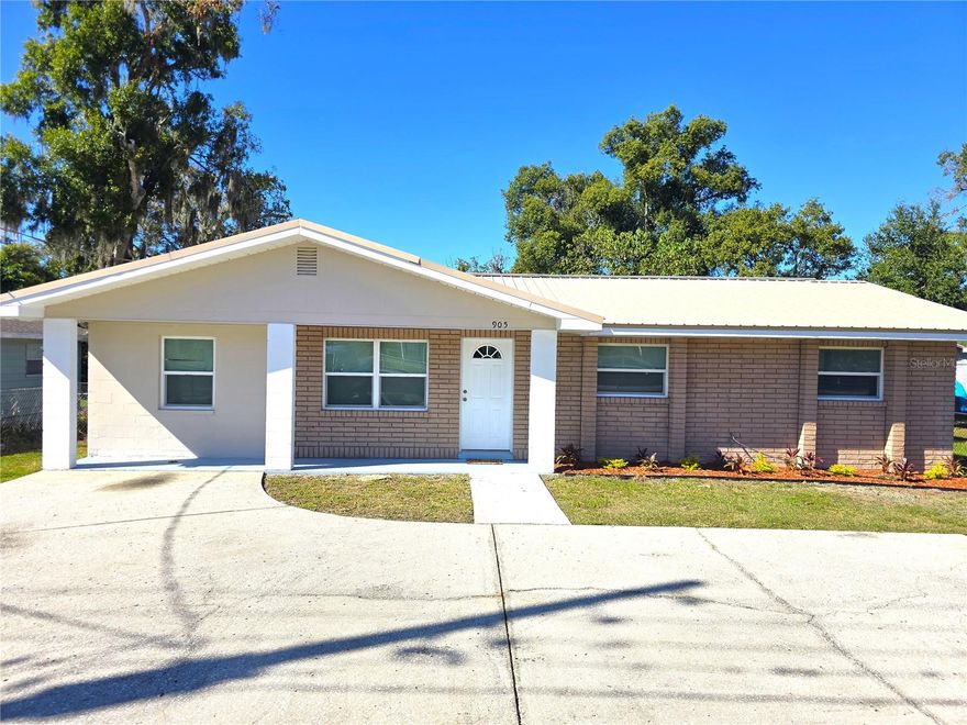 Remodeled and ready for new owners.  Great location just minutes to I-4 for an easy commute to Tampa, Lakeland or Orlando.  Home features 3 bedrooms, 2 baths and 1112 Square Feet of Living Area.  New appliances, new floor, fresh paint etc.  HUGE screened lanai (24 foot by 22) and private chain link fenced back yard.  Located just minutes from one of Plant City's wonderful sports complexes including Tennis, Baseball, Football, Basketball, Walking Trails etc. Schedule you private tour on this one before is it SOLD.