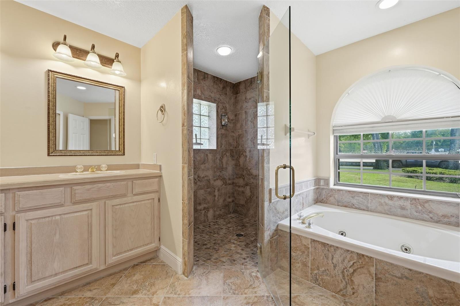 MOUNT PLYMOUTH - Residential