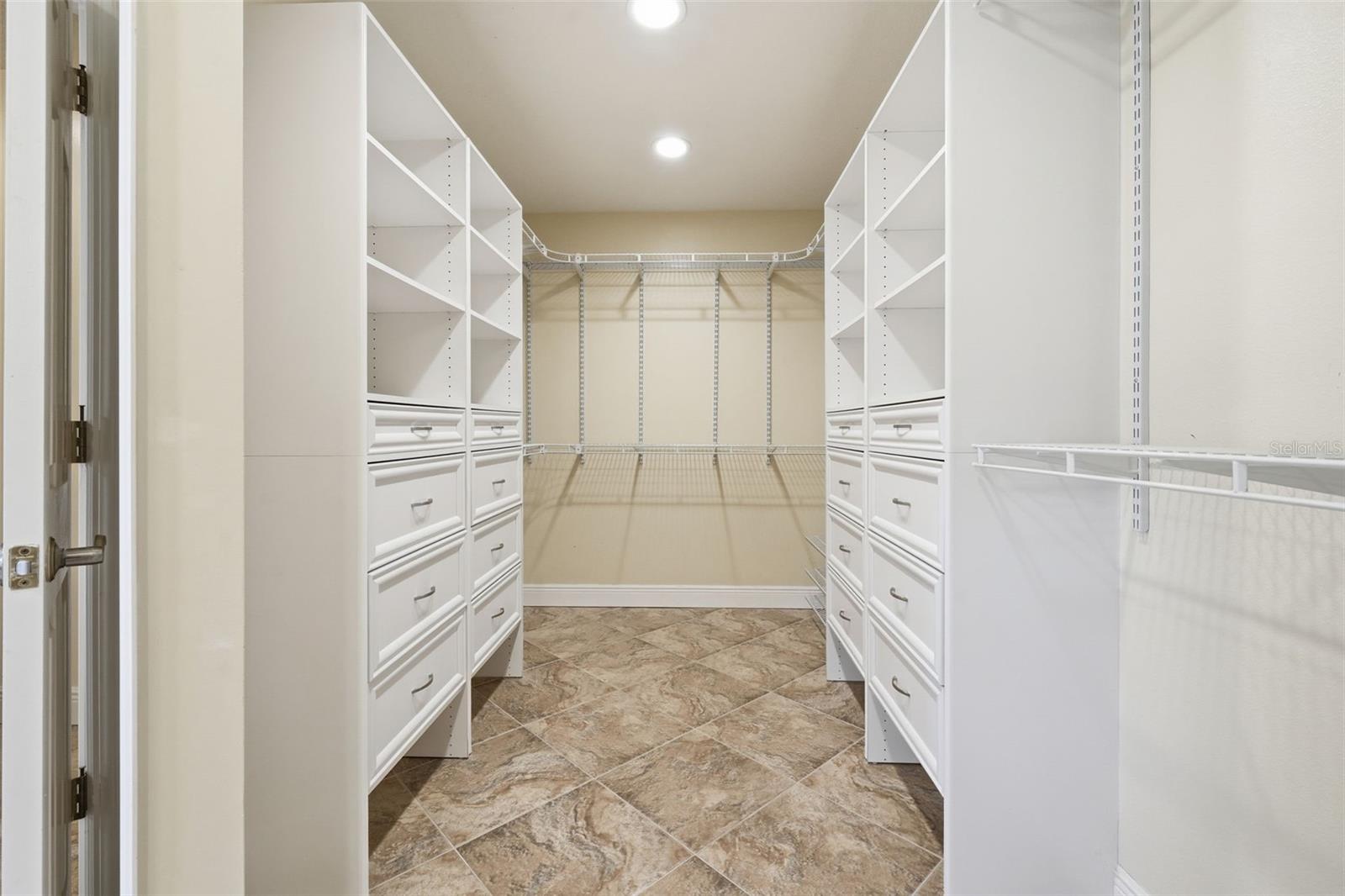 MOUNT PLYMOUTH - Residential