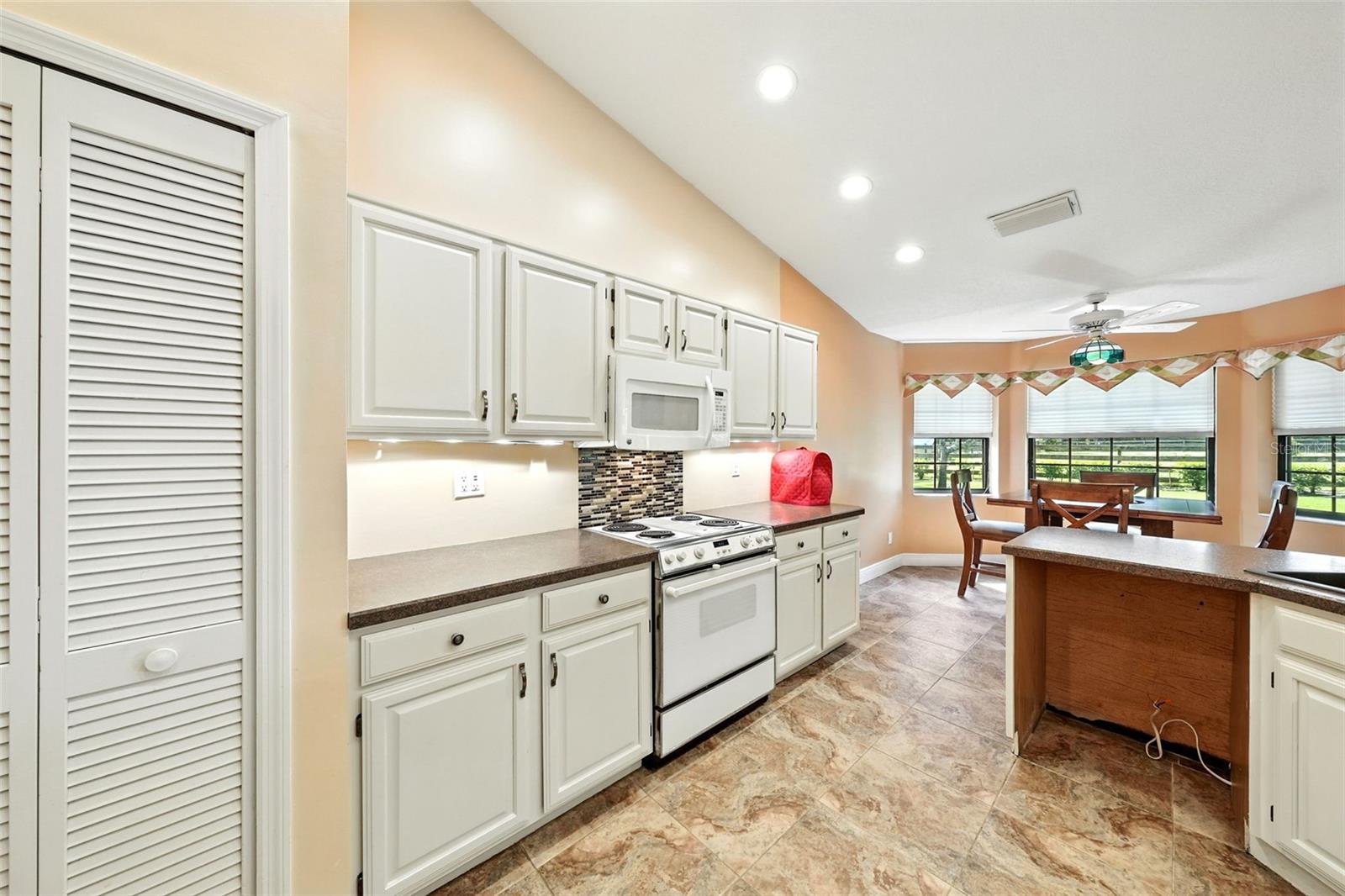 MOUNT PLYMOUTH - Residential