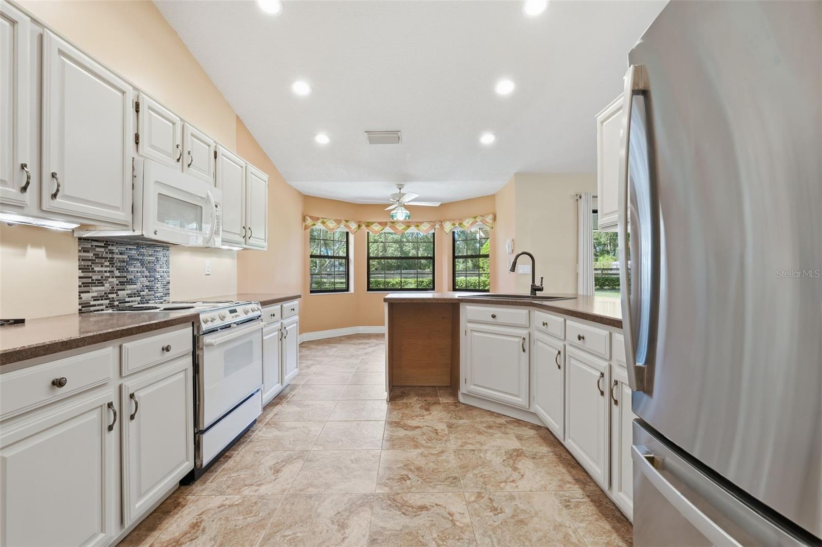 MOUNT PLYMOUTH - Residential