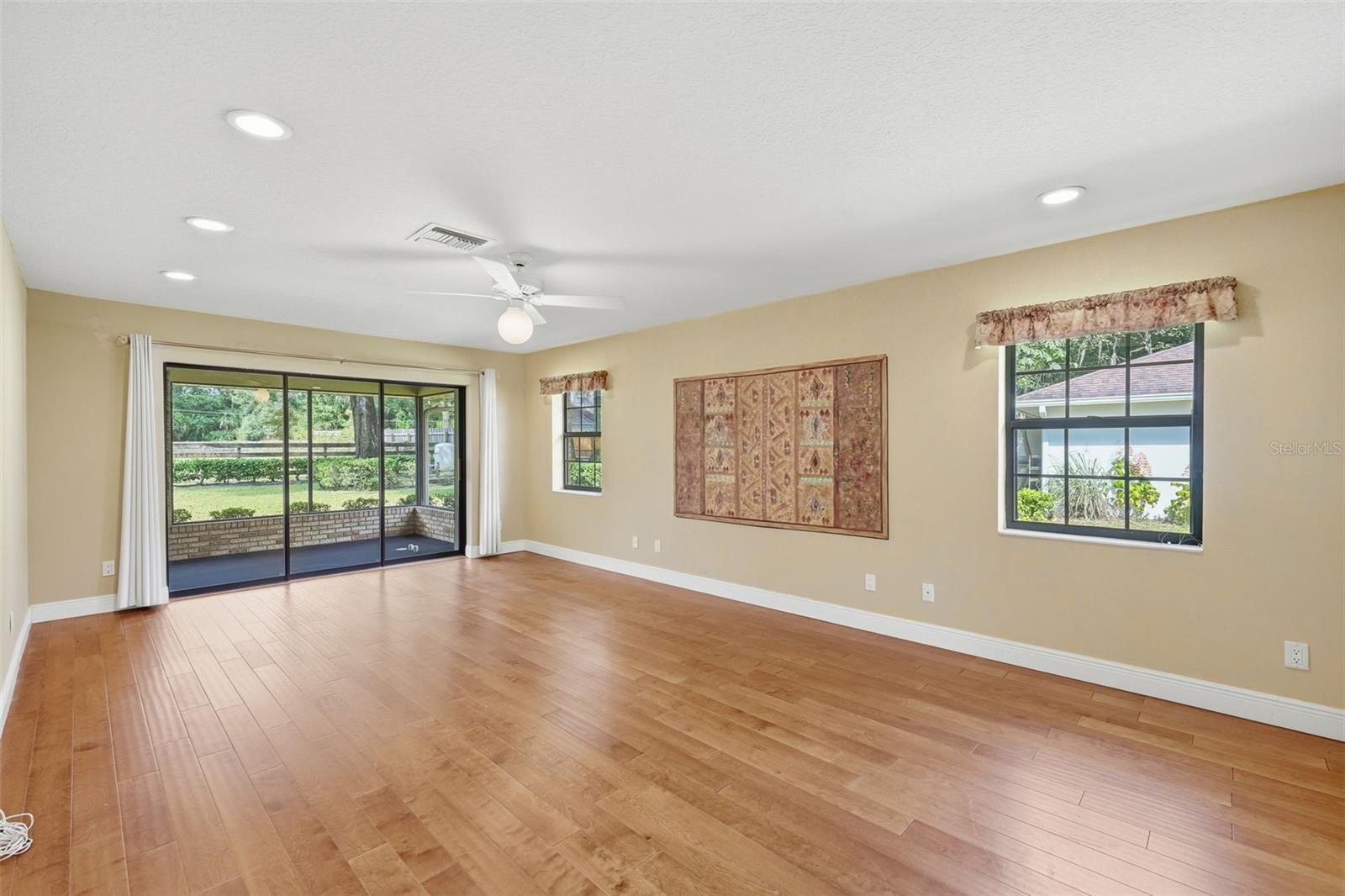 MOUNT PLYMOUTH - Residential