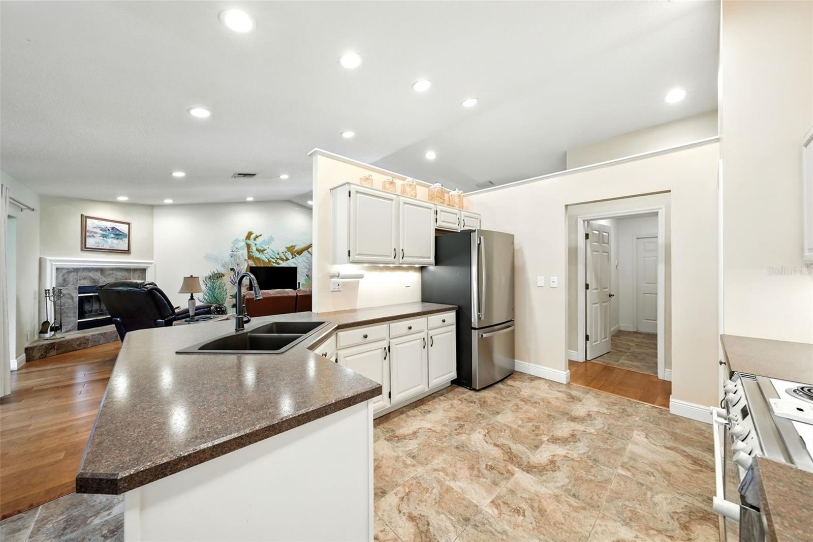 MOUNT PLYMOUTH - Residential