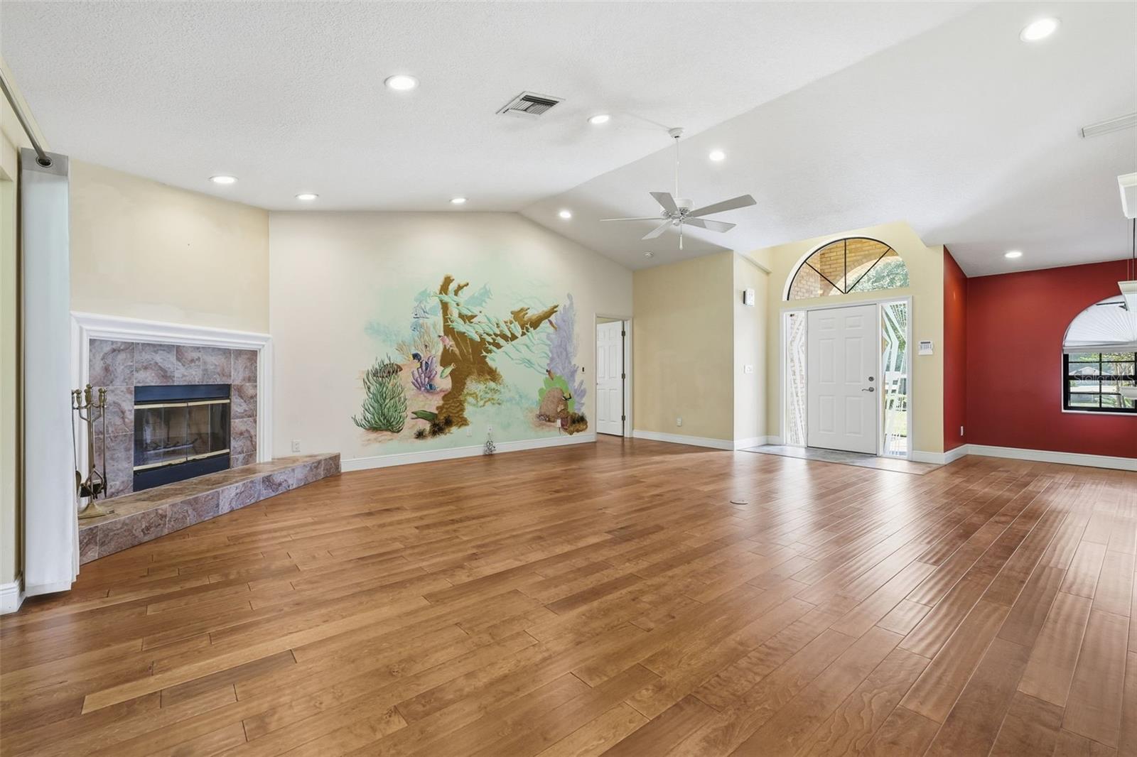 MOUNT PLYMOUTH - Residential