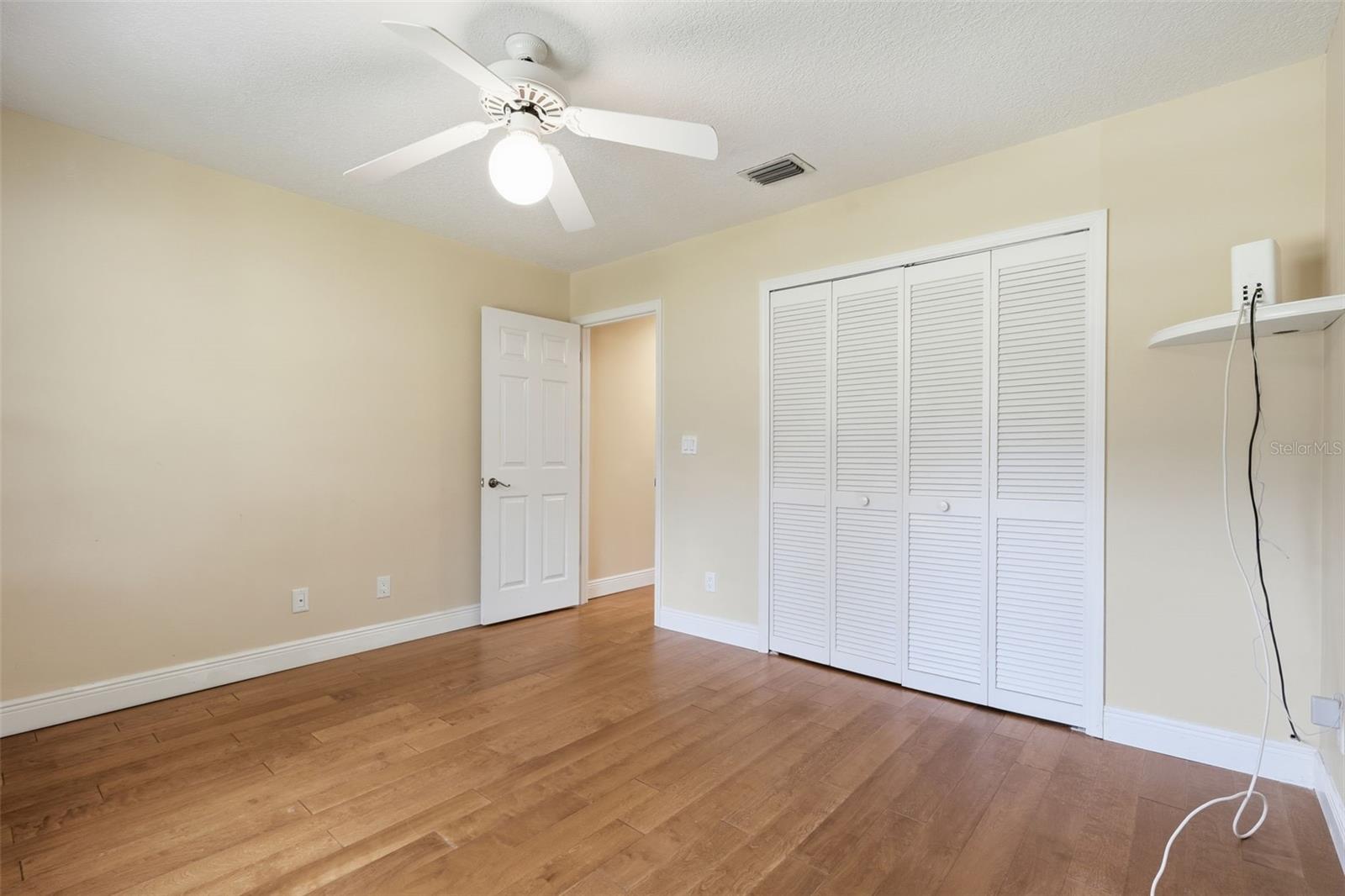 MOUNT PLYMOUTH - Residential