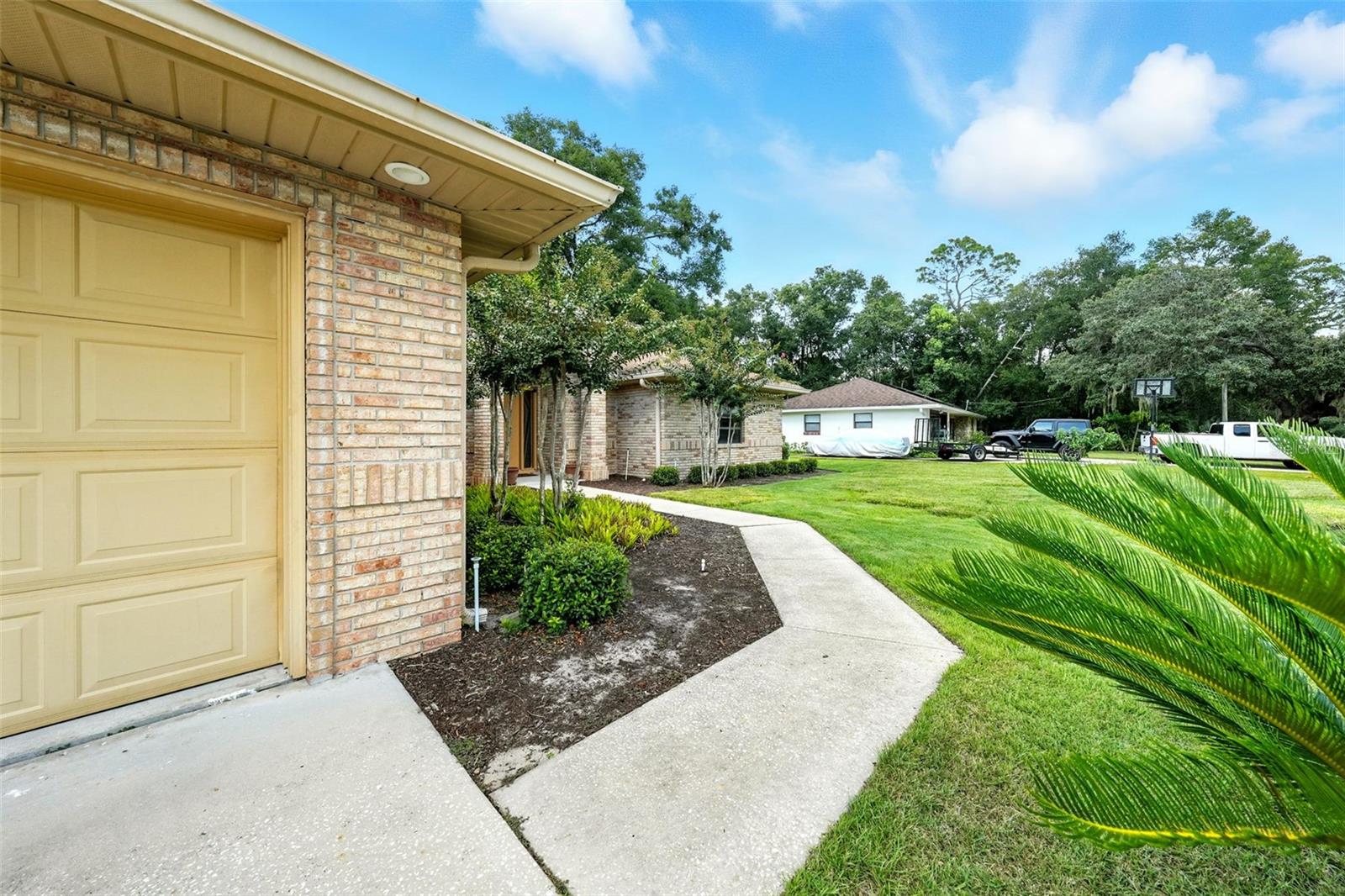 MOUNT PLYMOUTH - Residential