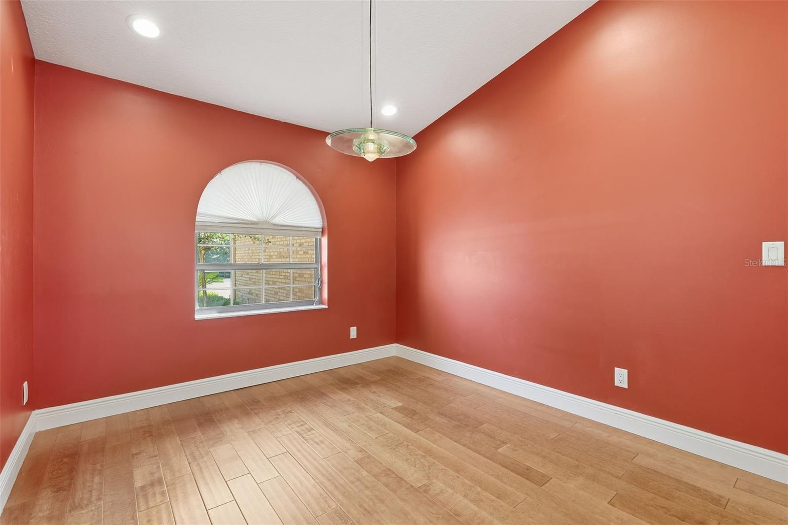 MOUNT PLYMOUTH - Residential