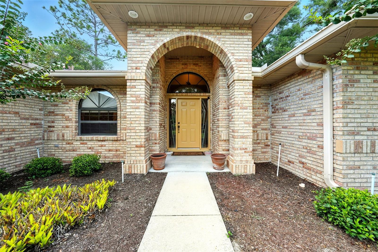 MOUNT PLYMOUTH - Residential