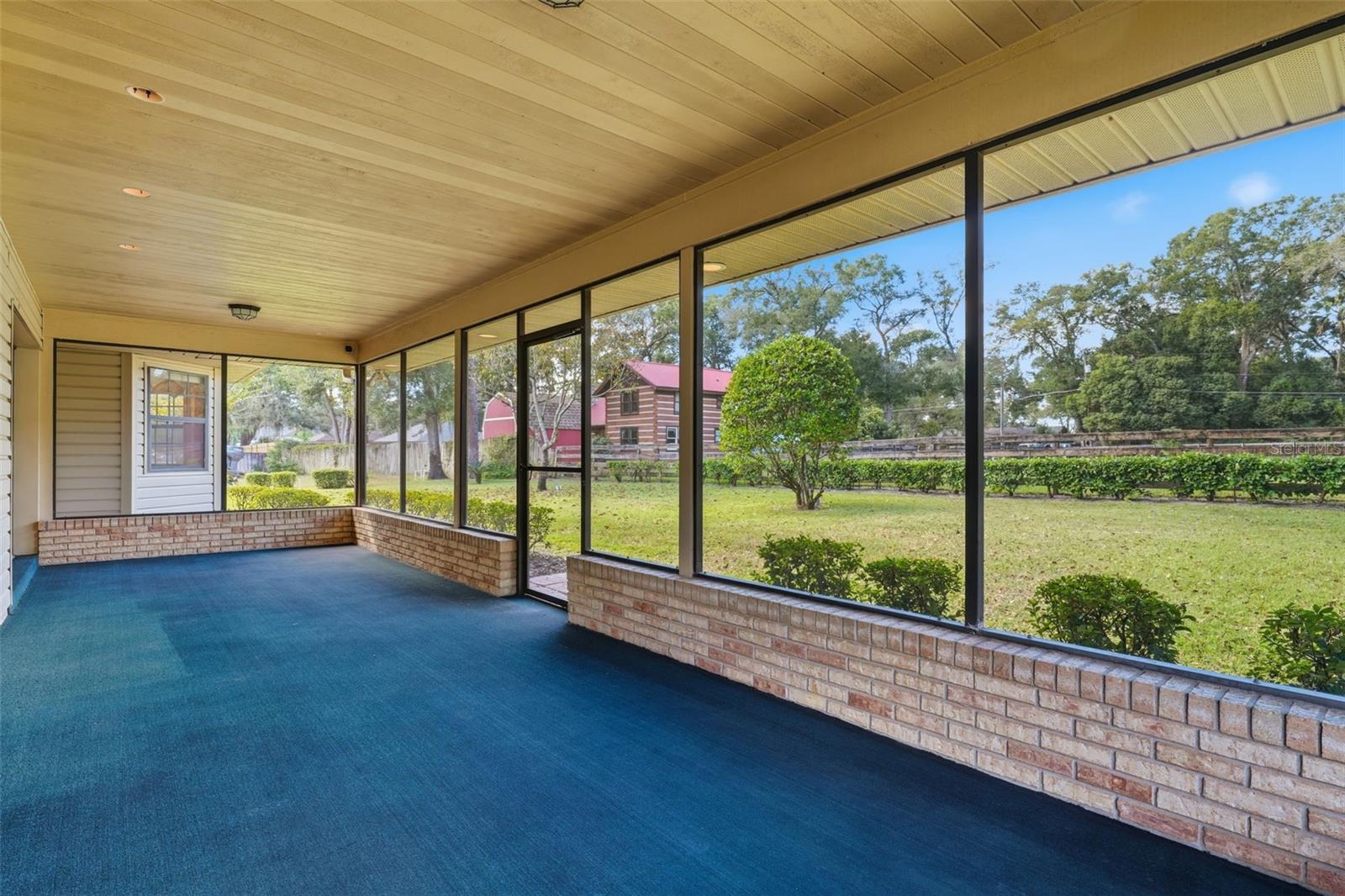 MOUNT PLYMOUTH - Residential