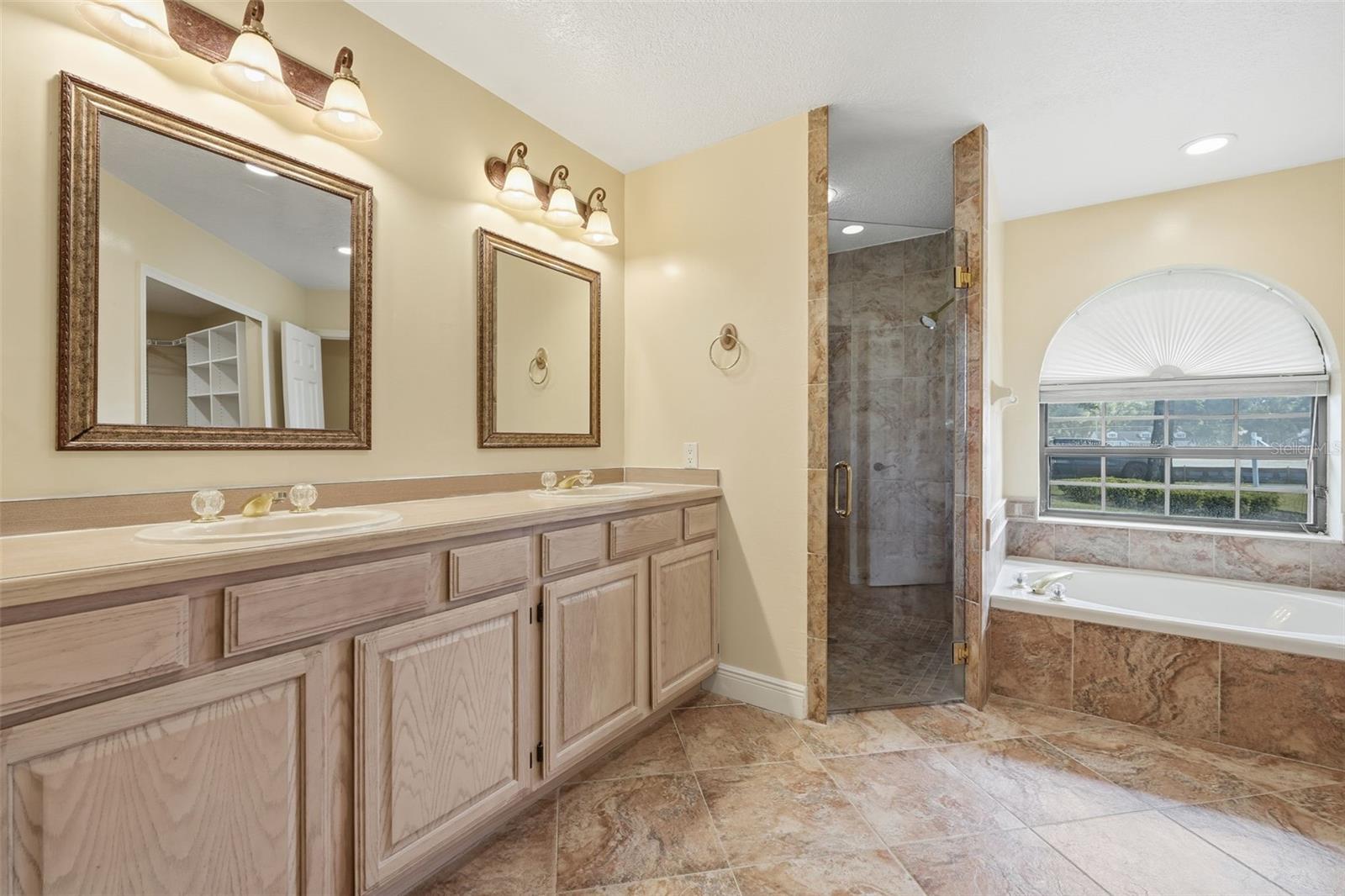 MOUNT PLYMOUTH - Residential