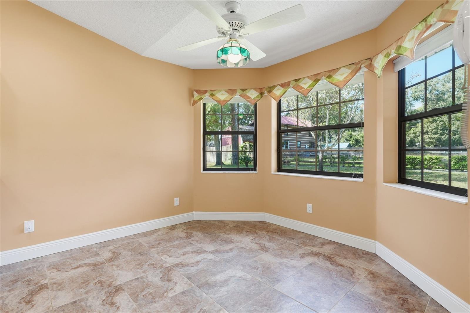 MOUNT PLYMOUTH - Residential