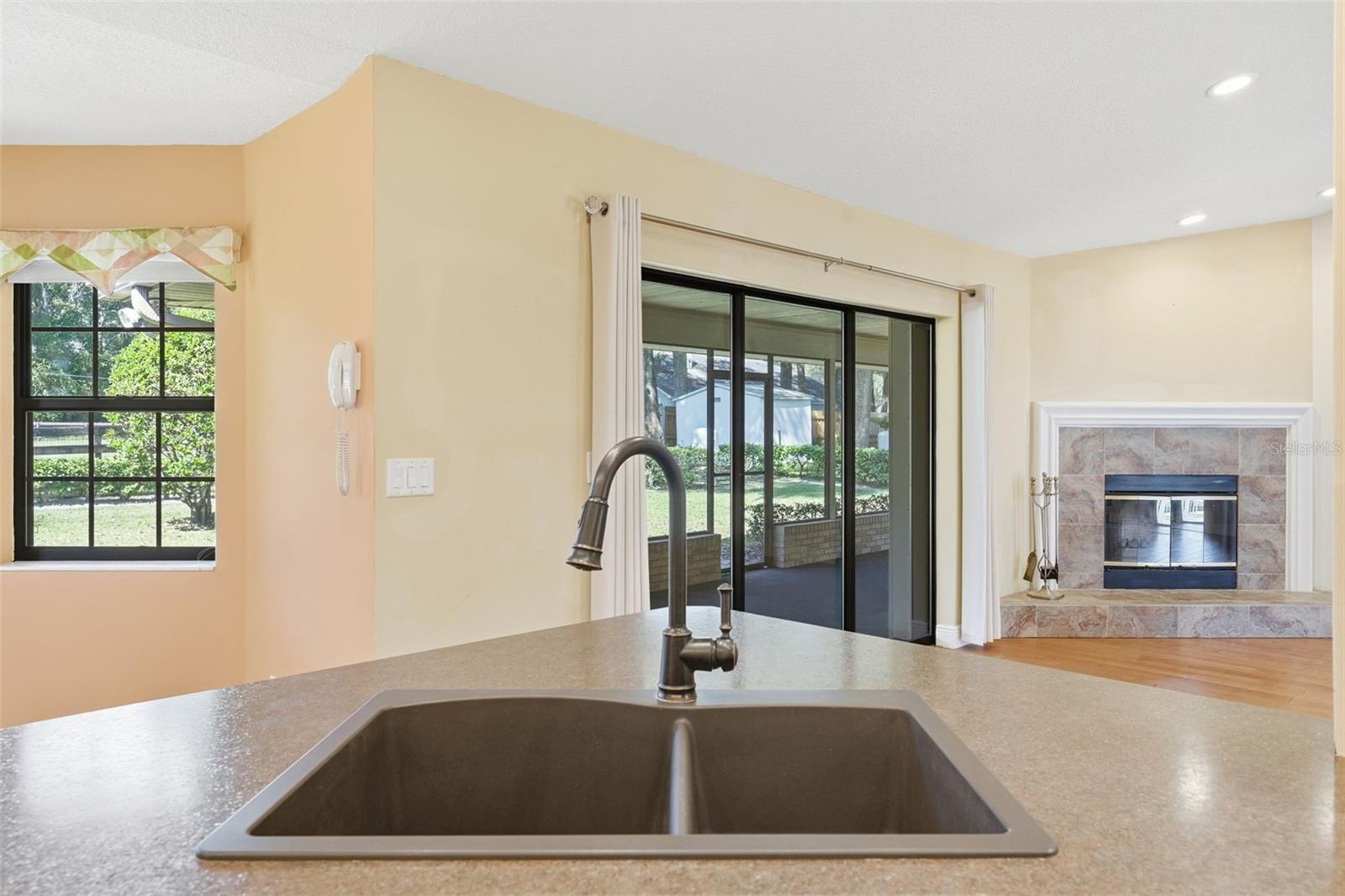 MOUNT PLYMOUTH - Residential