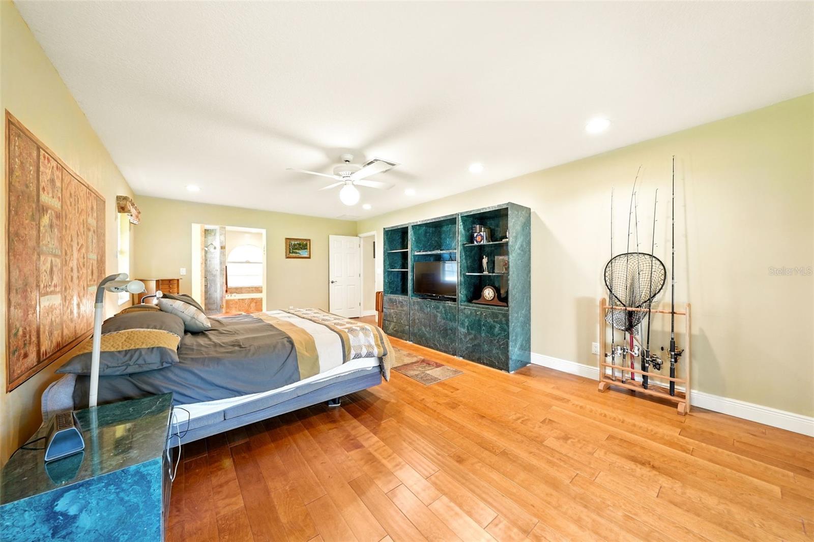 MOUNT PLYMOUTH - Residential