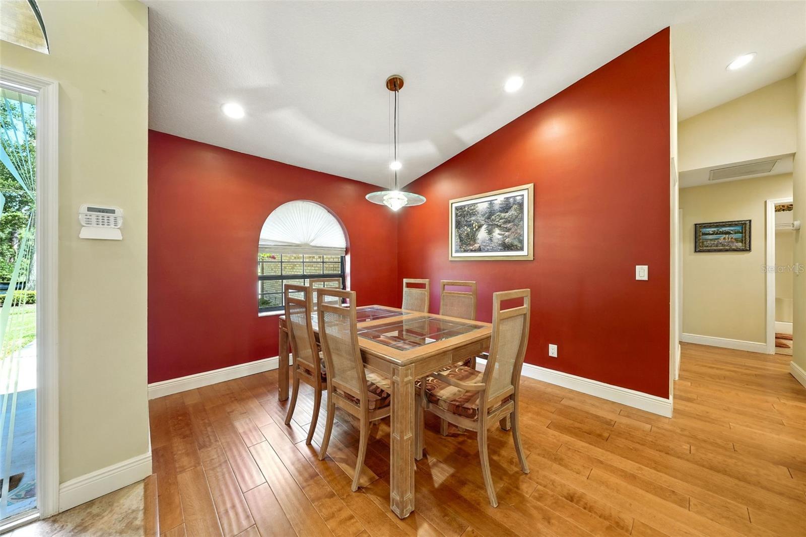 MOUNT PLYMOUTH - Residential