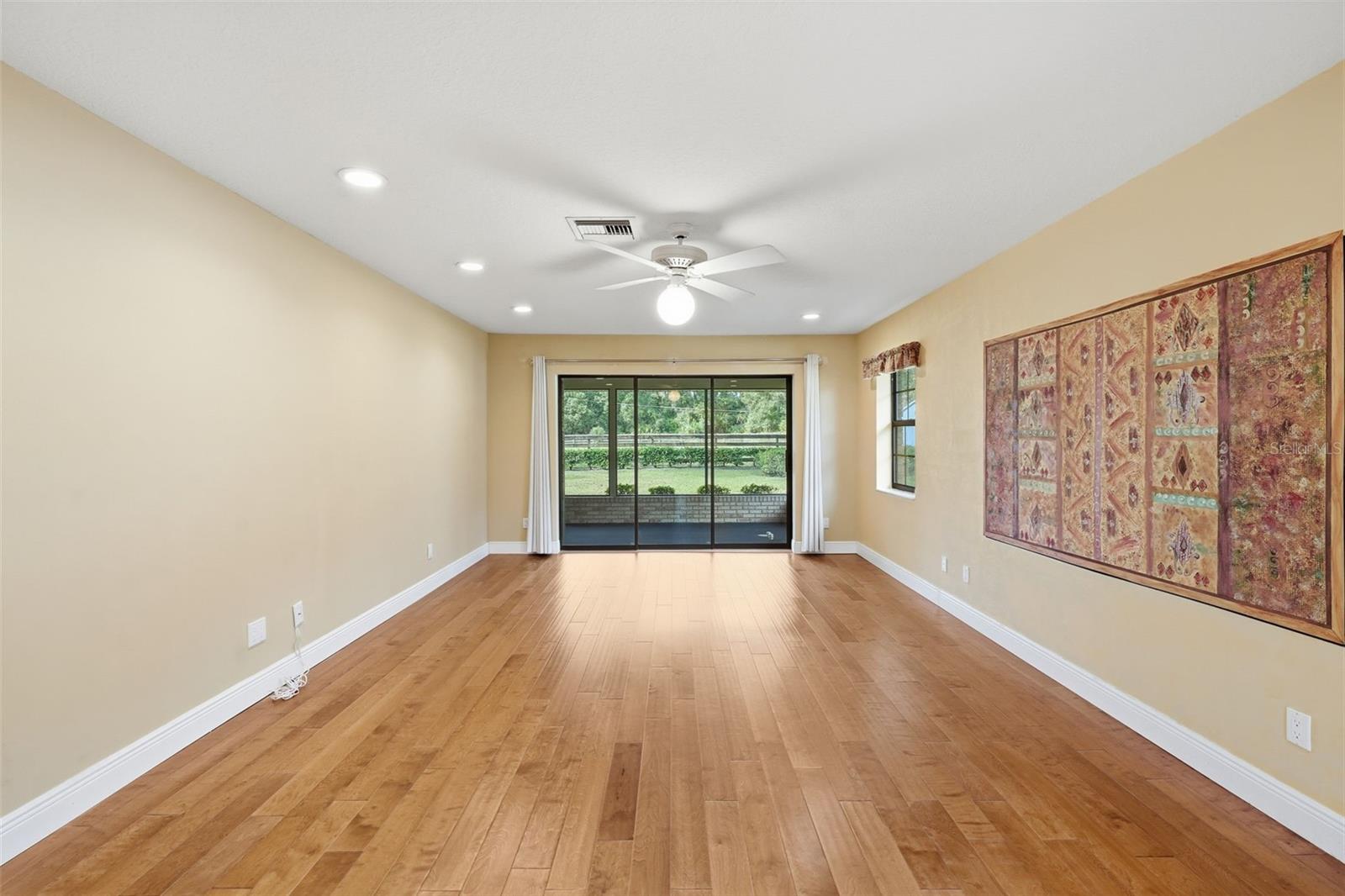 MOUNT PLYMOUTH - Residential