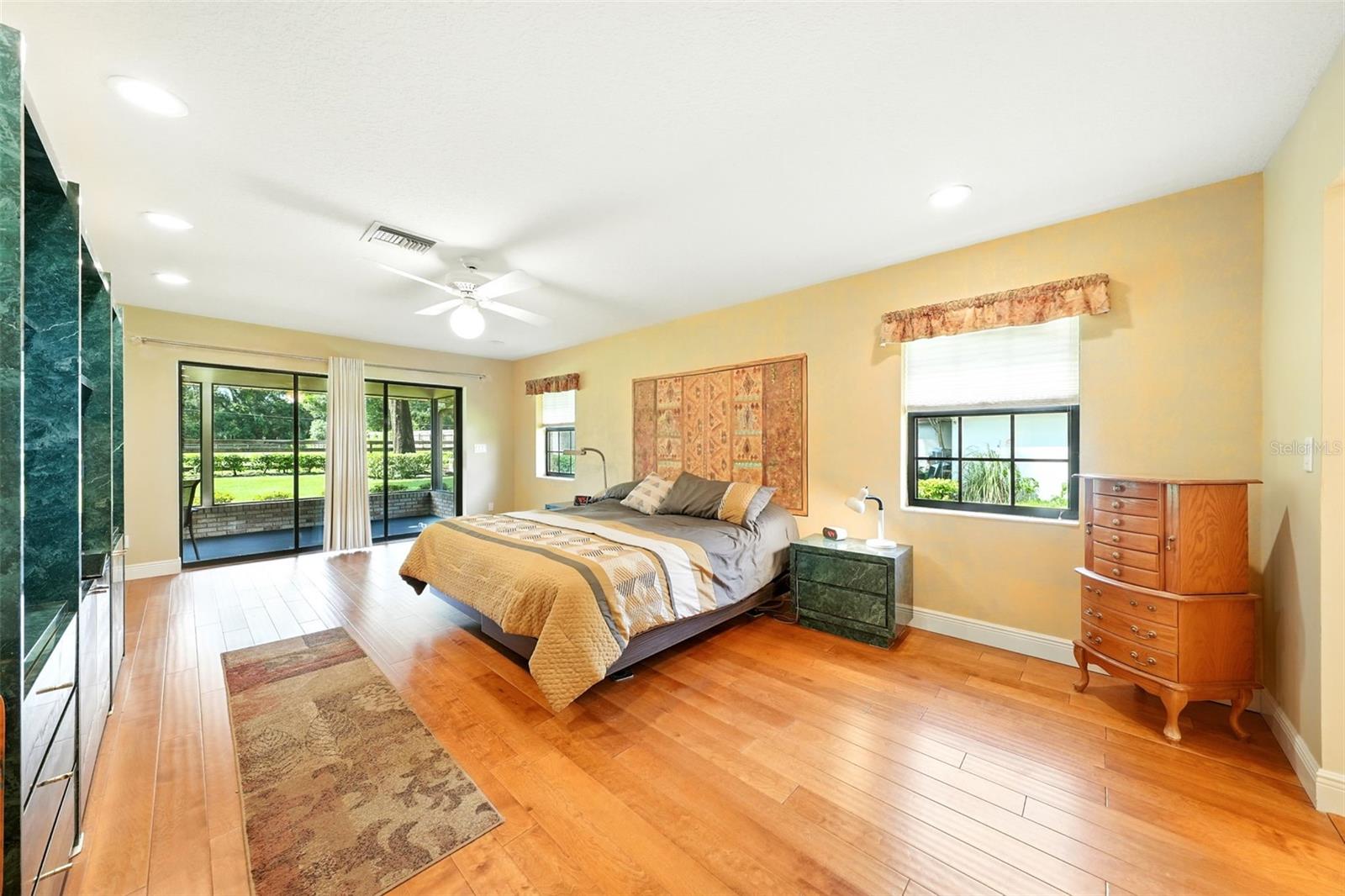 MOUNT PLYMOUTH - Residential