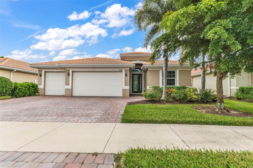 Photo of 19064 Billfish Avenue, Venice, FL 34292 (MLS # N6146062)