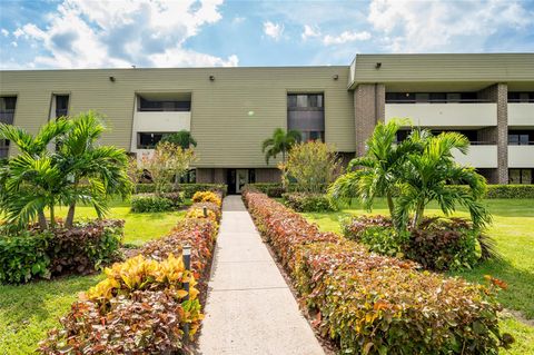 Photo of 36750 Us Highway 19 N #4-221, Palm Harbor, FL 34683 (MLS # TB8441416)