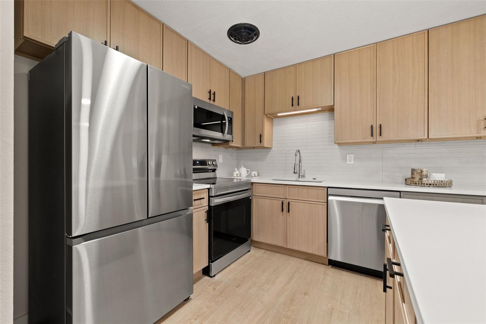 6639 16TH STREET N