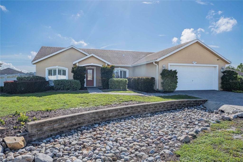 Photo of 205 Thomas Court, Winter Haven, FL 33880 (MLS # L4963995)