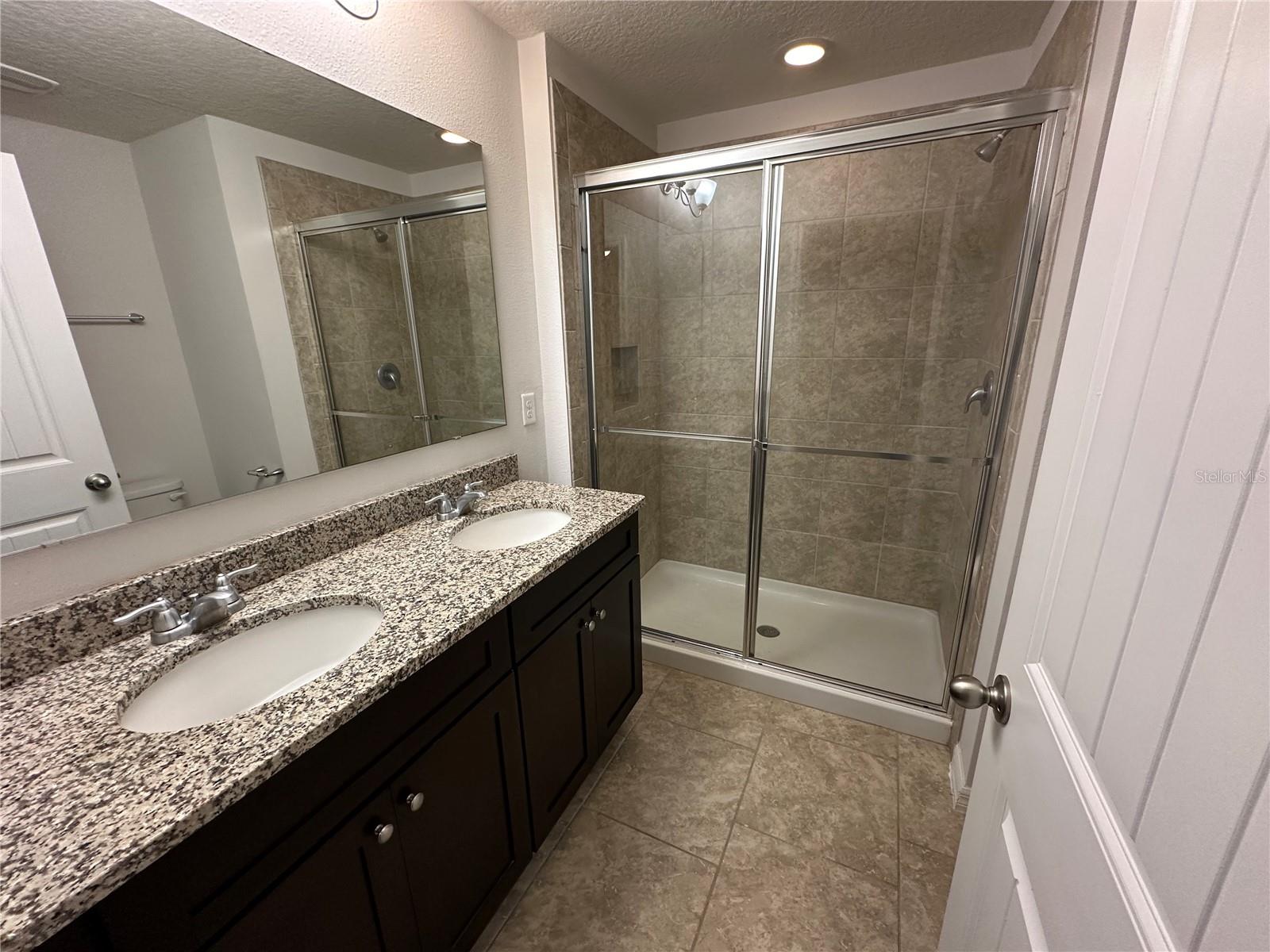 WATERLEIGH PH 2D - Residential Lease