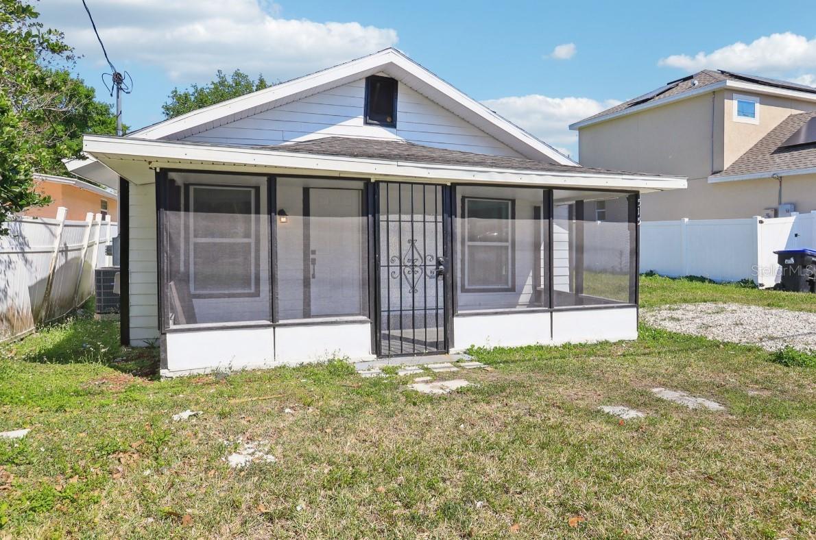 Seller offering $5,000 in concessions to help with closing costs!! Perfect opportunity under $290k just minutes from Downtown Winter Garden!
This beautifully remodeled 3-bedroom, 2-bathroom home offers a modern open layout, a stylish kitchen with quartz countertops, stainless steel
appliances, updated bathrooms and brand new A/C. The fresh flooring and upgraded lighting make this home feel warm and inviting. Whether
you're a first-time buyer or an investor looking to add a solid property to your portfolio, this home provides excellent potential in a desirable
location. Enjoy easy access to restaurants, farmers’ markets, parks, and schools; perfect for a convenient and vibrant lifestyle. Opportunities like
this are rare, schedule your showing today!
L