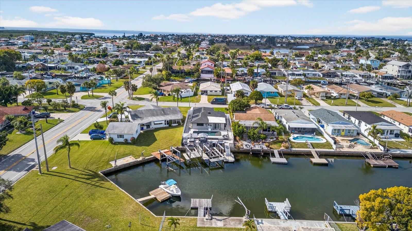 FLOR A MAR - Residential