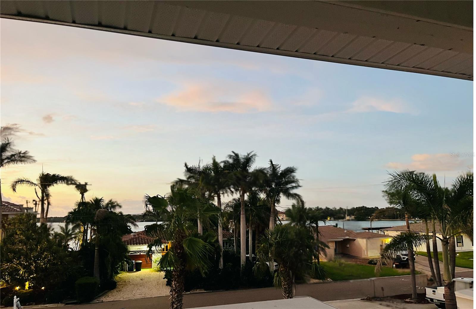 CAUSEWAY ISLES - Residential Income