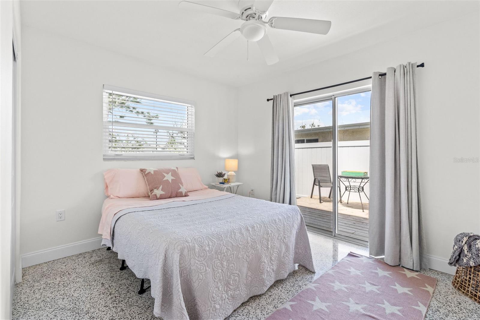 CAUSEWAY ISLES - Residential Income