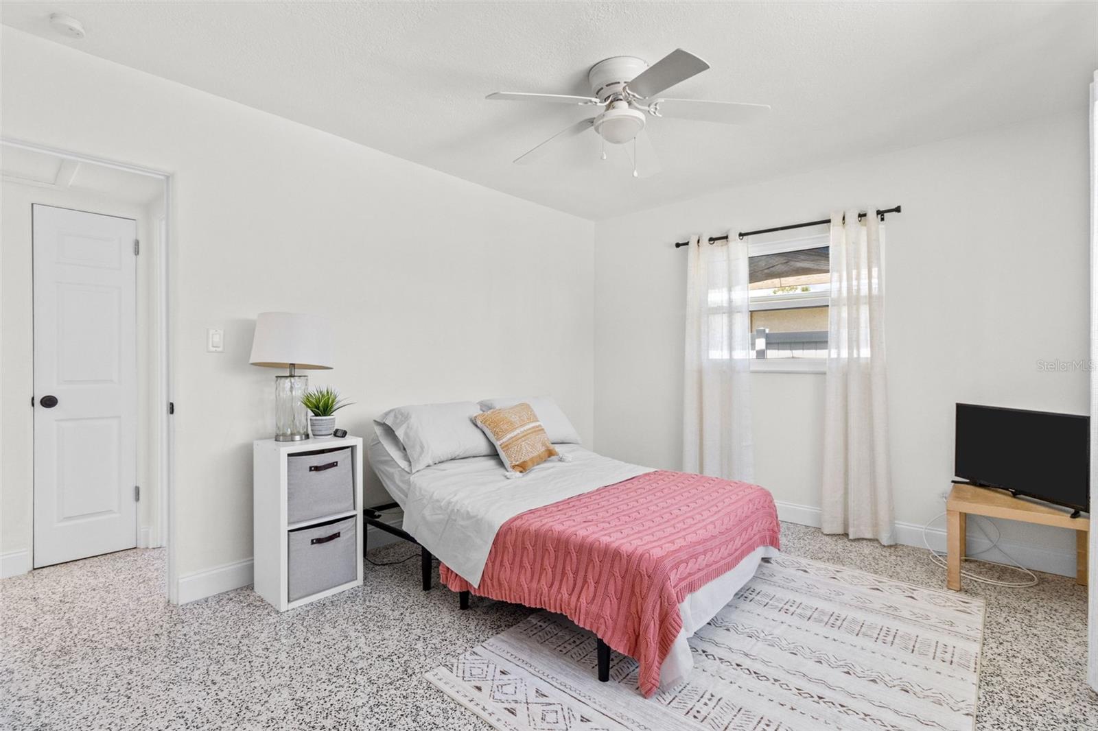 CAUSEWAY ISLES - Residential Income