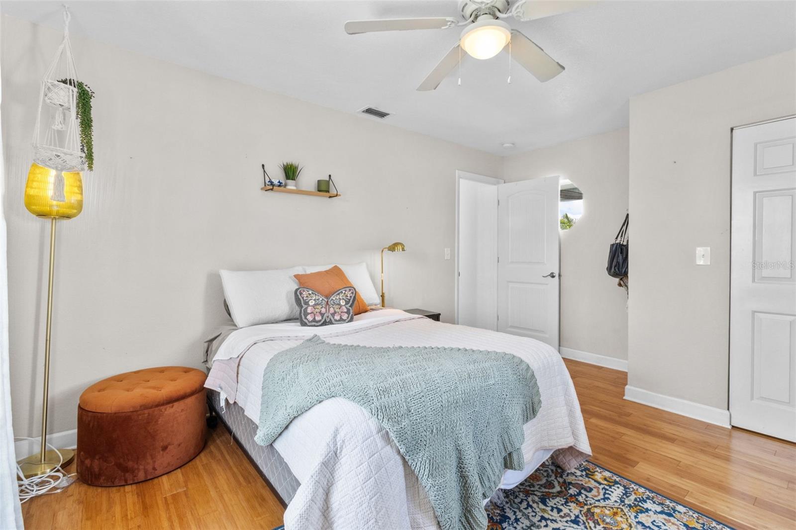 CAUSEWAY ISLES - Residential Income