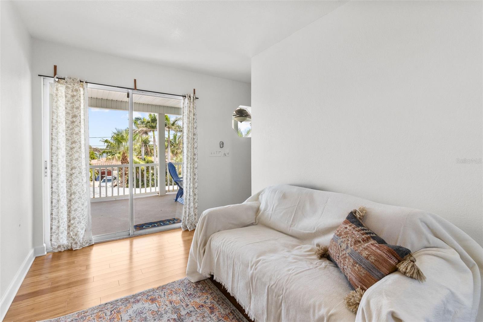 CAUSEWAY ISLES - Residential Income