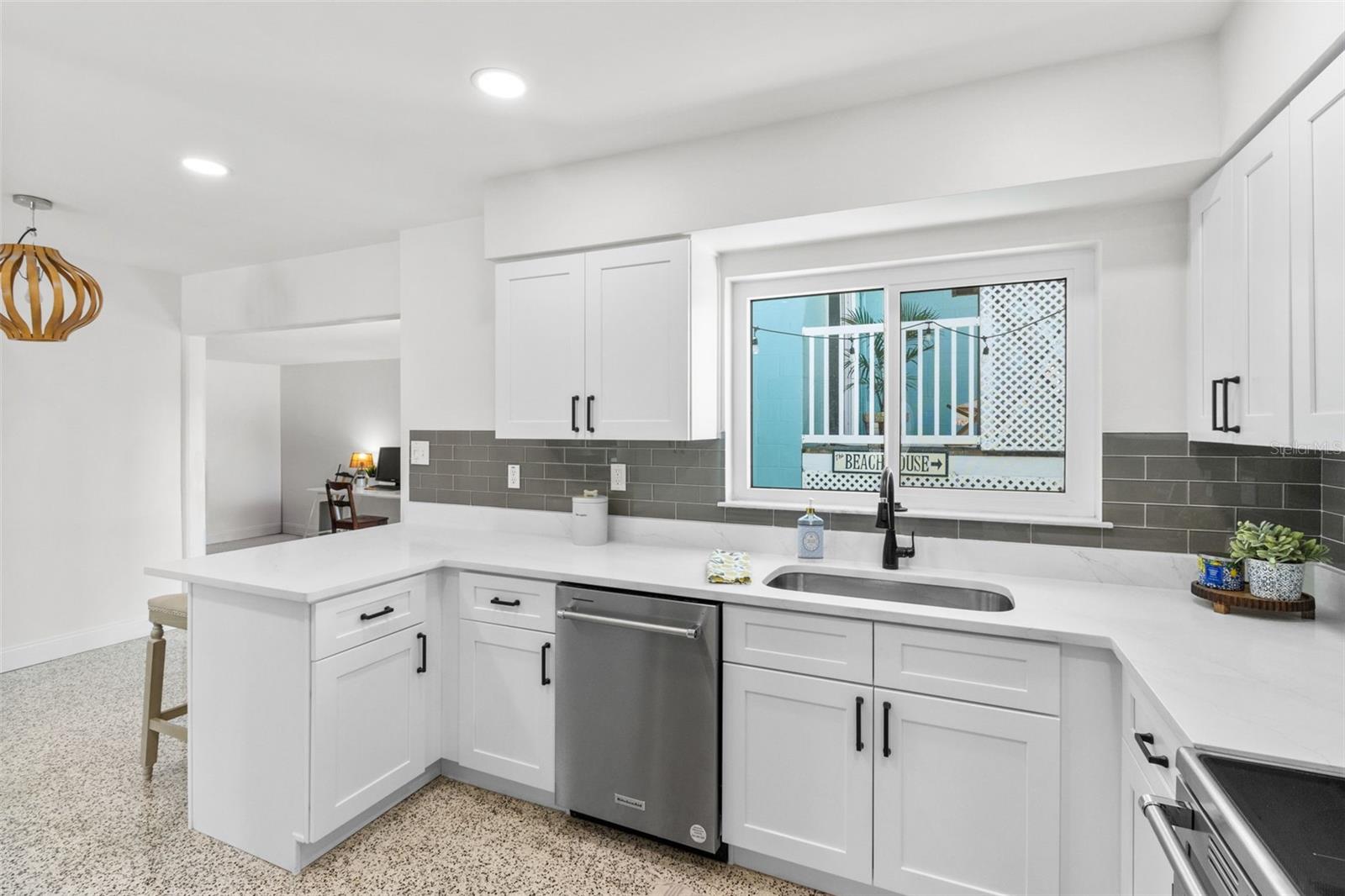 CAUSEWAY ISLES - Residential Income